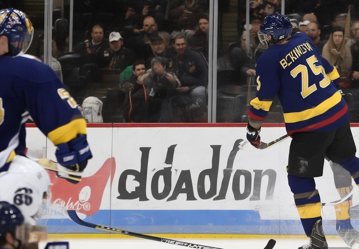 阿特金森最佳教练帅位动摇：球队战绩波动与更衣室氛围引管理层评估